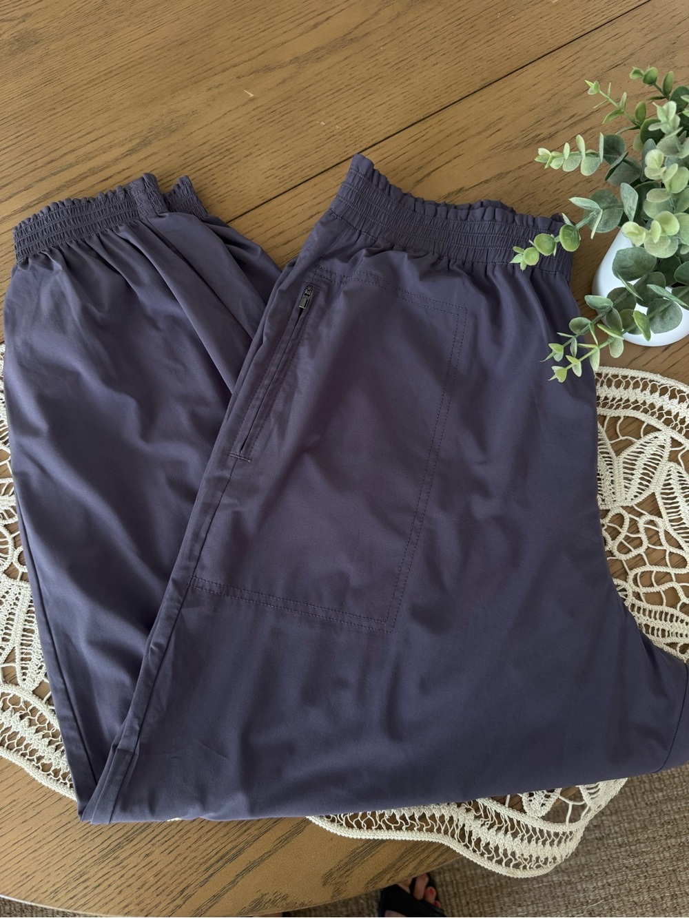 Athleta Dusk Violet Savannah Jogger Pants Travel Work Pant Size 16